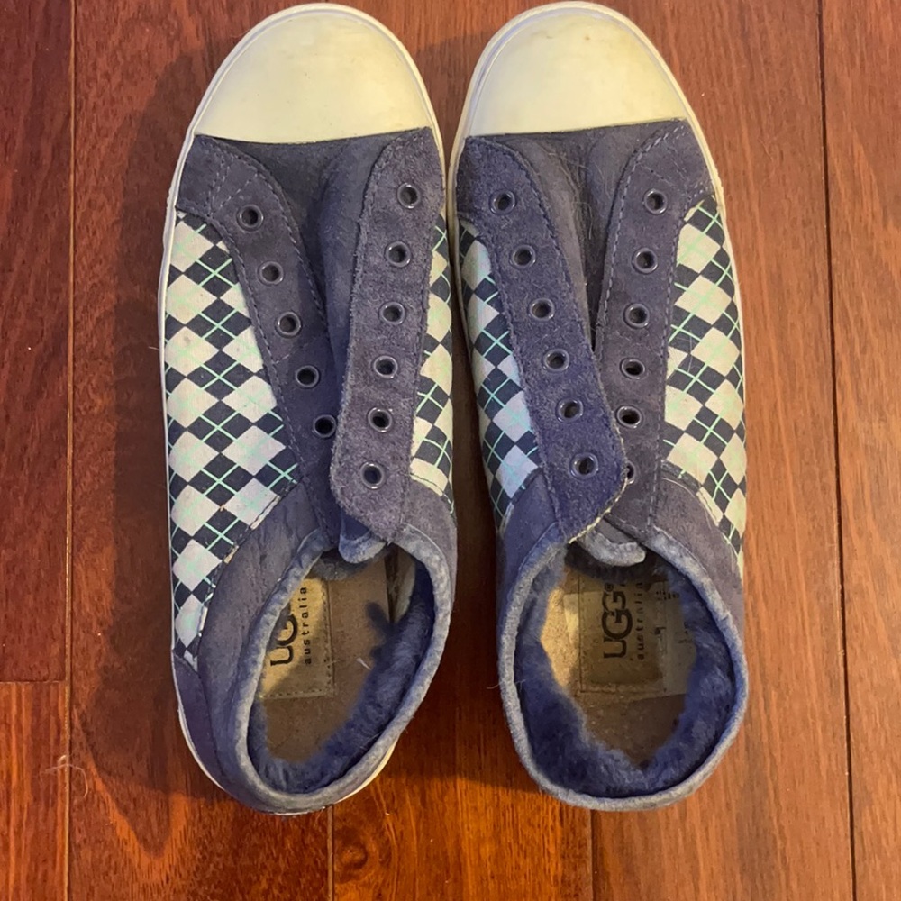 UGG Sneakers Blue Argyle Size 8